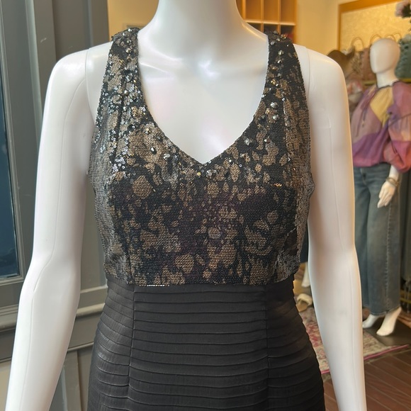 ✨ Kay Unger Black & Gold Embellished Cocktail Dress | Size 4 | NWT ✨ - Picture 6 of 9